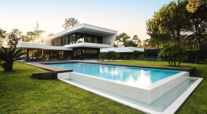 Maison T5 à Charneca De Caparica E Sobreda de 430 m²