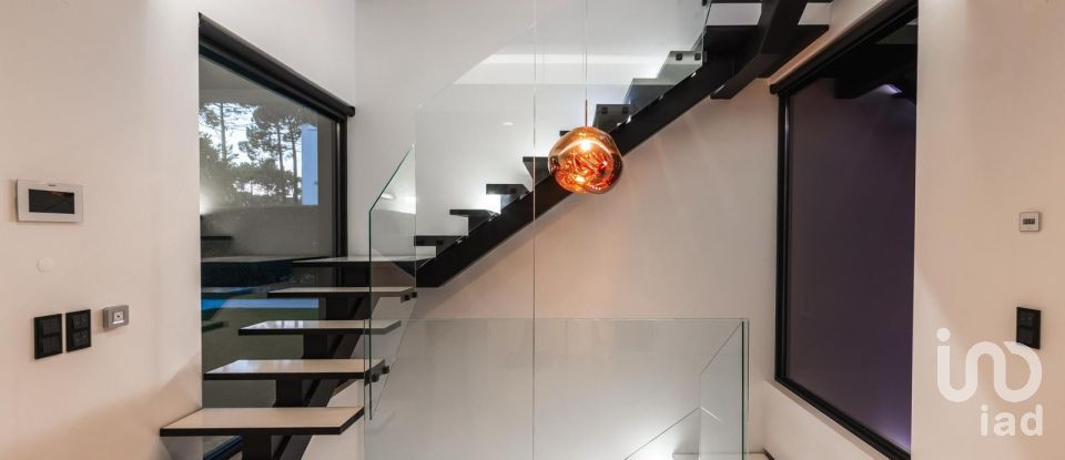 Moradia T5 em Charneca De Caparica E Sobreda de 430 m²