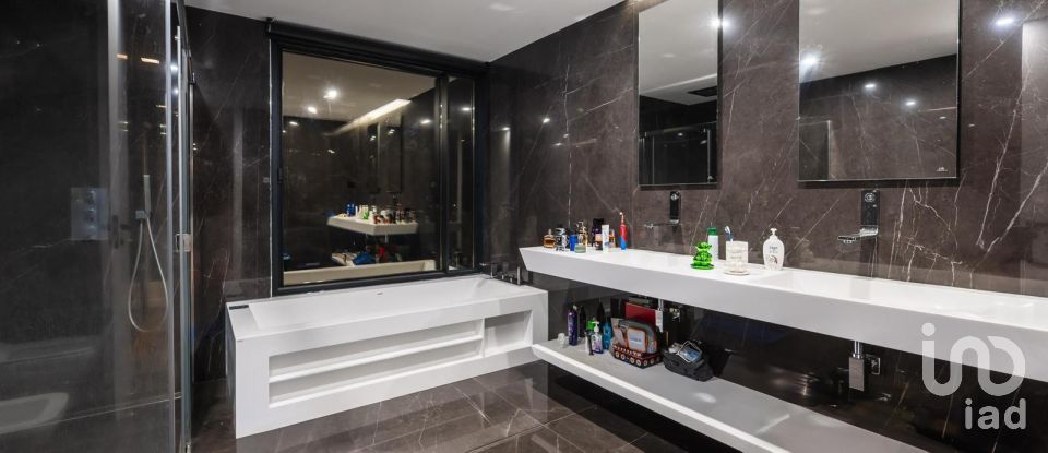 Moradia T5 em Charneca De Caparica E Sobreda de 430 m²