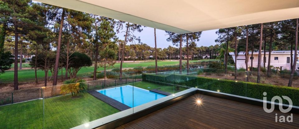 Moradia T5 em Charneca De Caparica E Sobreda de 430 m²