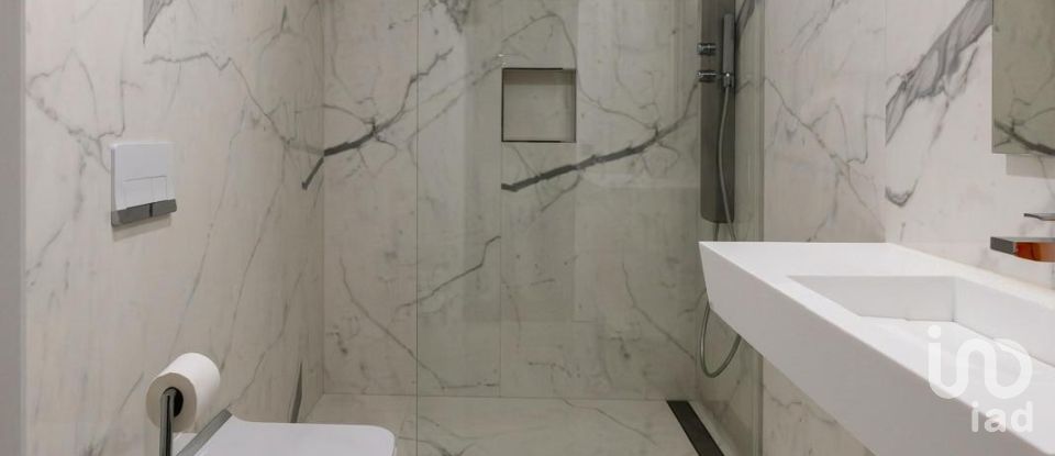 Moradia T5 em Charneca De Caparica E Sobreda de 430 m²