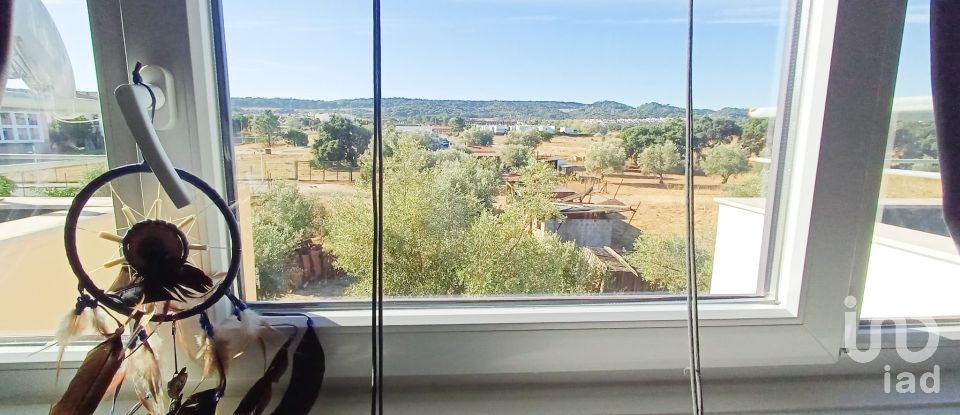 Studio T0 in Quinta do Anjo of 50 m²