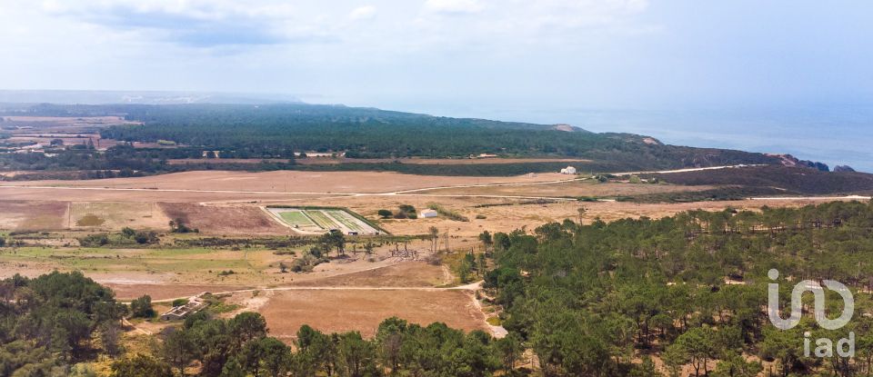 Terreno urbano em Rogil de 267 660 m²