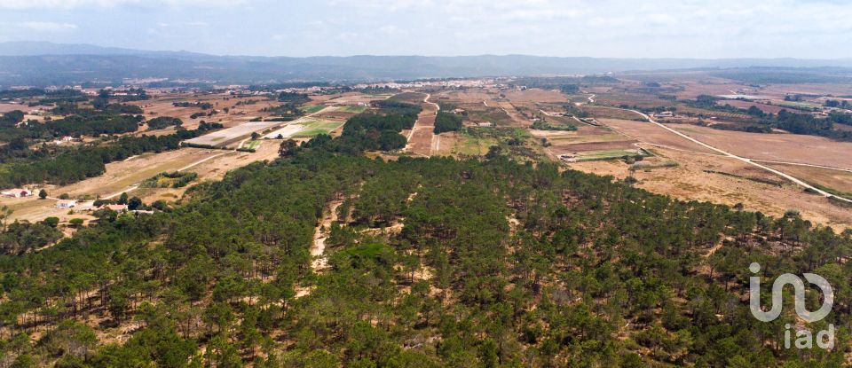 Terreno urbano em Rogil de 267 660 m²