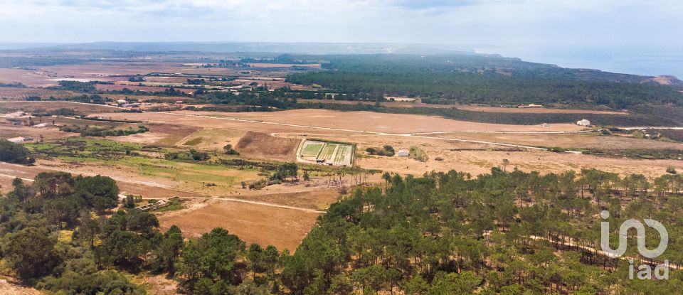 Terreno urbano em Rogil de 267 660 m²