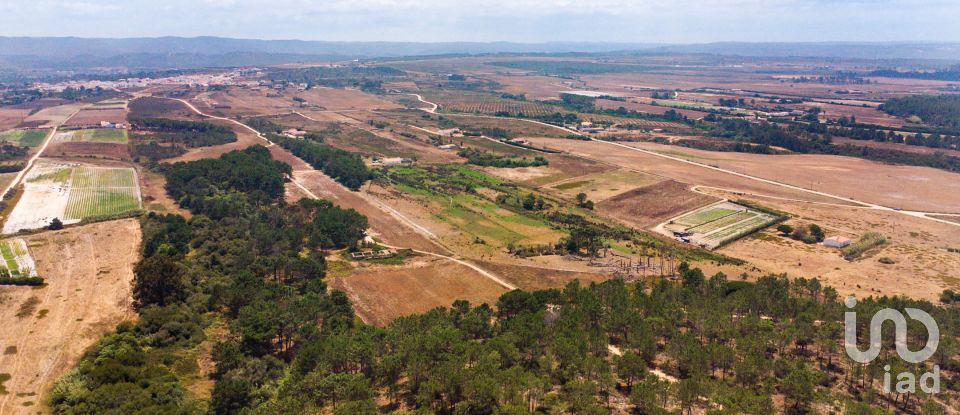 Terreno urbano em Rogil de 267 660 m²