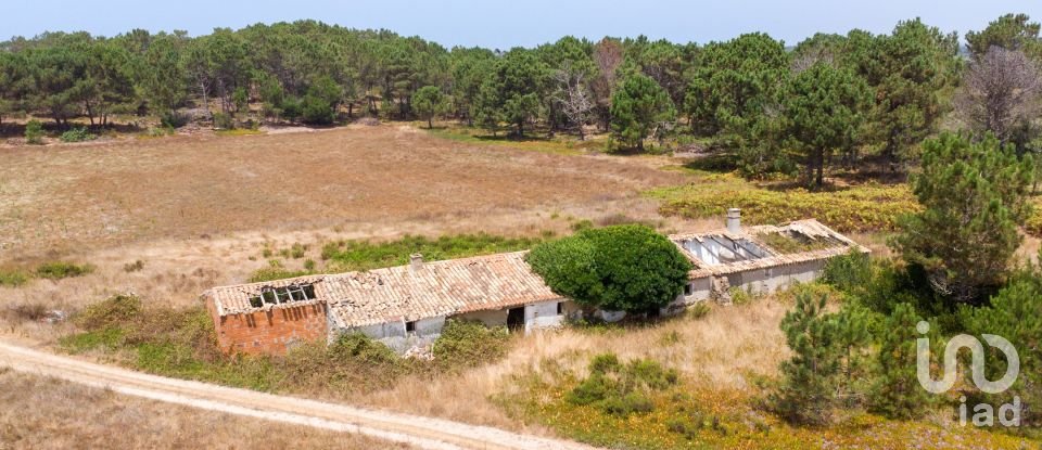 Terreno urbano em Rogil de 267 660 m²