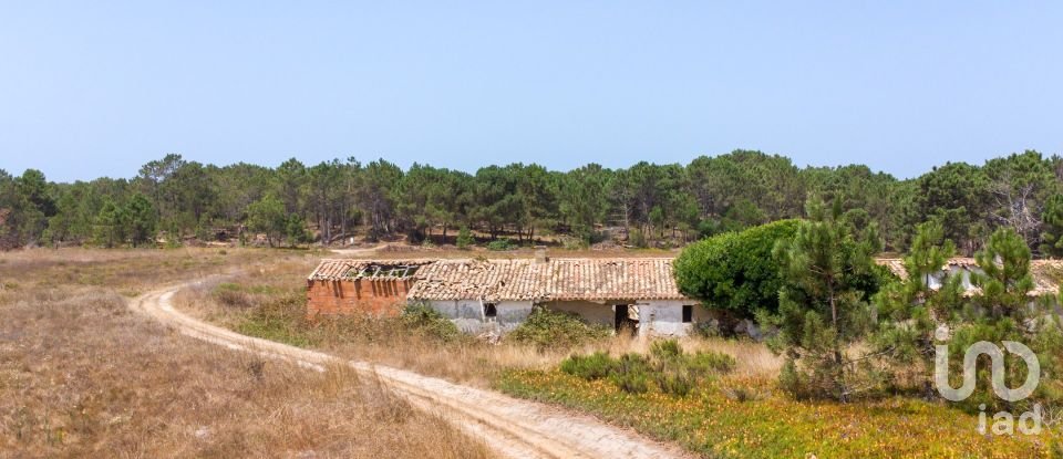 Terreno urbano em Rogil de 267 660 m²