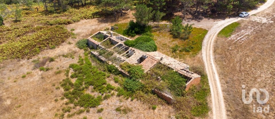 Terreno urbano em Rogil de 267 660 m²