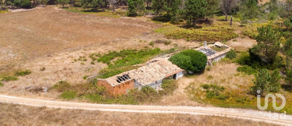 Terreno urbano em Rogil de 267 660 m²