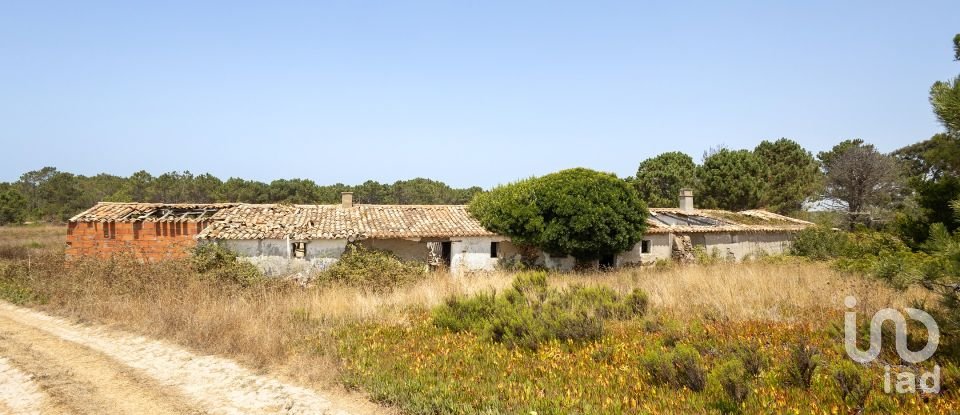 Terreno urbano em Rogil de 267 660 m²