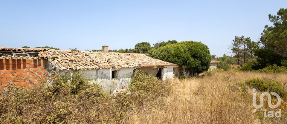 Terreno urbano em Rogil de 267 660 m²