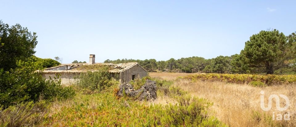 Terreno urbano em Rogil de 267 660 m²