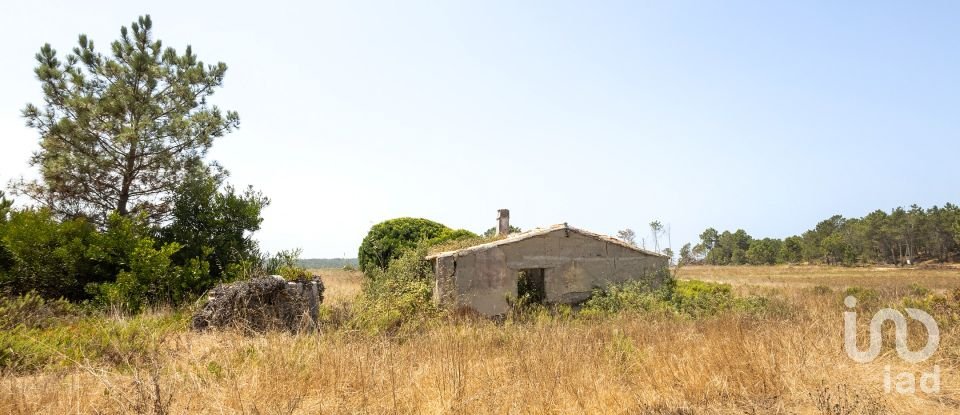 Terreno urbano em Rogil de 267 660 m²