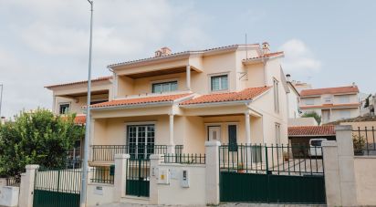 House T4 in Marrazes e Barosa of 220 m²