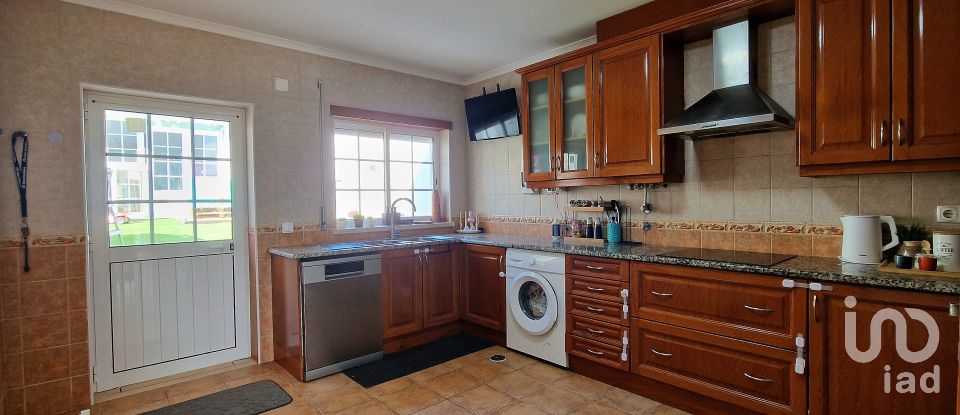 House T2 in Caldas da Rainha - Nossa Senhora do Pópulo, Coto e São Gregório of 166 m²
