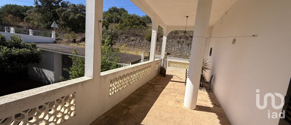 Maison traditionnelle T2 à Querença, Tôr e Benafim de 157 m²