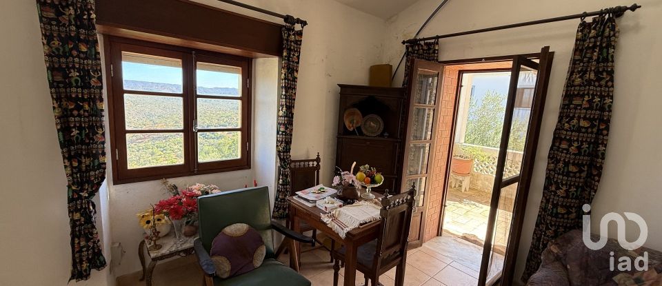 Maison traditionnelle T2 à Querença, Tôr e Benafim de 157 m²