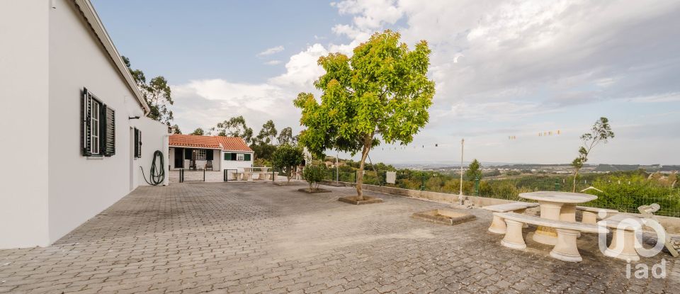 Maison T5 à Usseira de 304 m²