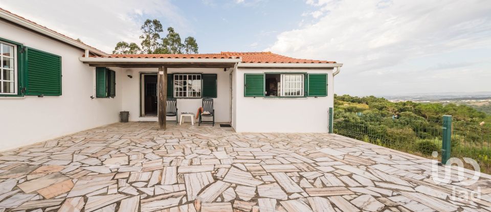 Maison T5 à Usseira de 304 m²