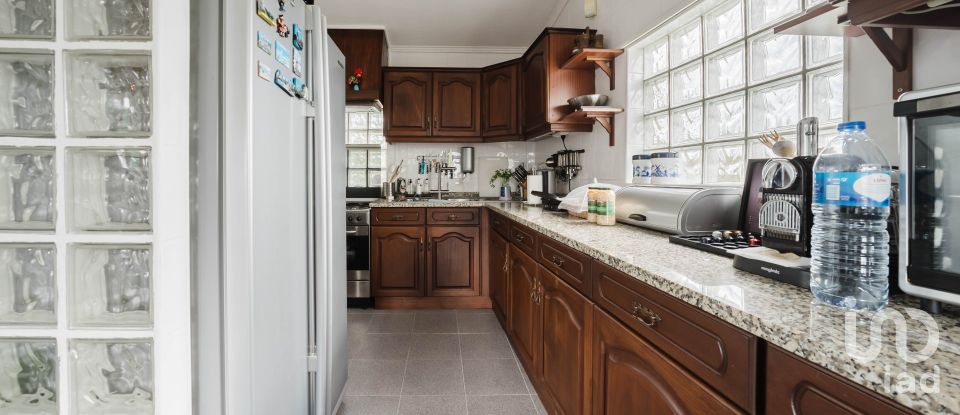 Maison T5 à Usseira de 304 m²