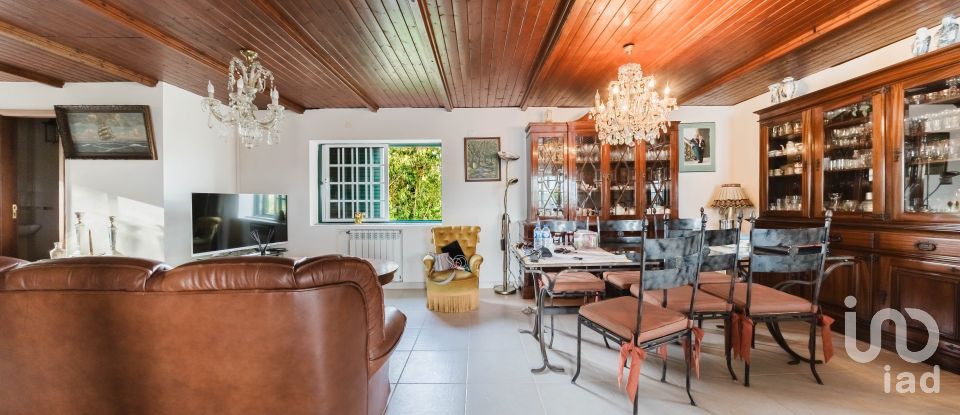 Maison T5 à Usseira de 304 m²