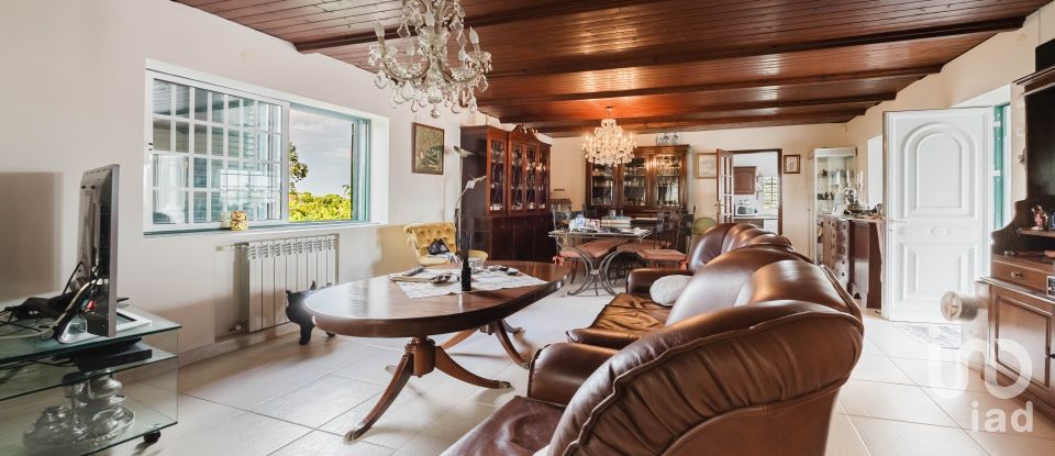 Maison T5 à Usseira de 304 m²