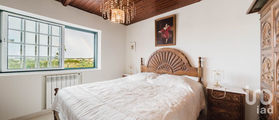 Maison T5 à Usseira de 304 m²