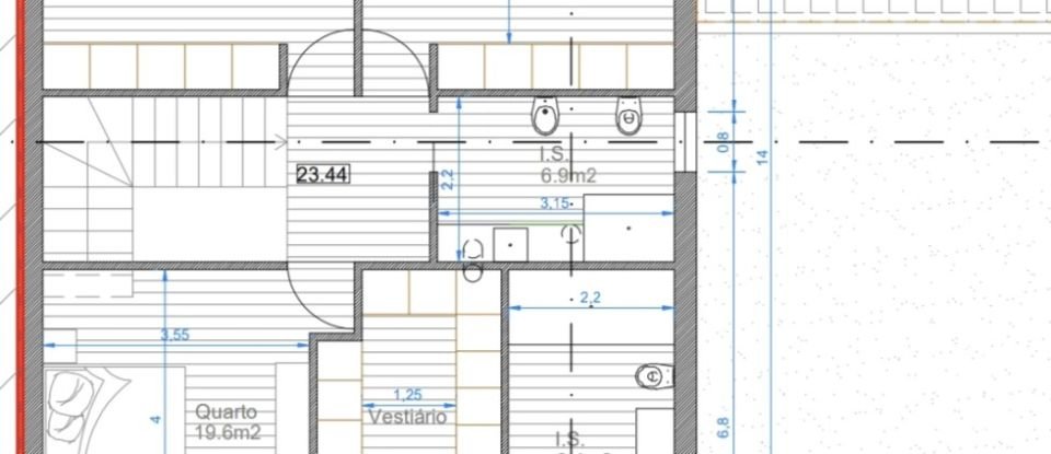 Moradia em gaveto T4 em Darque de 295 m²