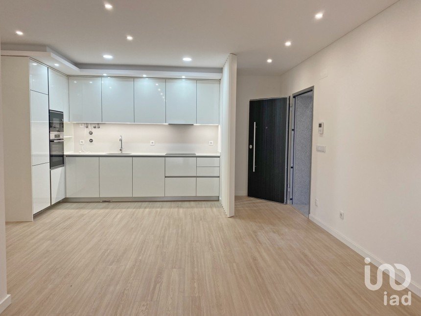 Apartment T2 in Ramada e Caneças of 70 m²