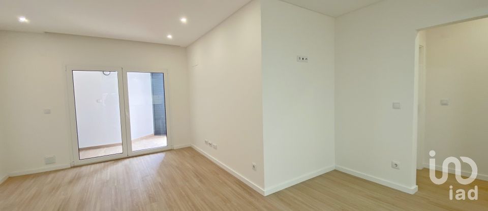 Apartment T2 in Ramada e Caneças of 70 m²