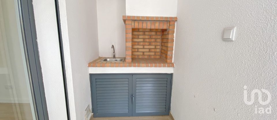 Apartment T2 in Ramada e Caneças of 70 m²