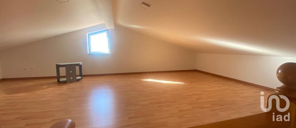 Moradia T2 em Vila Verde dos Francos de 349 m²