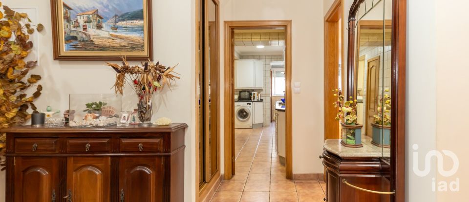 Apartment T3 in Almada, Cova da Piedade, Pragal e Cacilhas of 110 m²