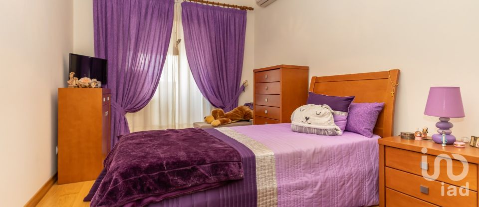 Apartment T3 in Almada, Cova da Piedade, Pragal e Cacilhas of 110 m²