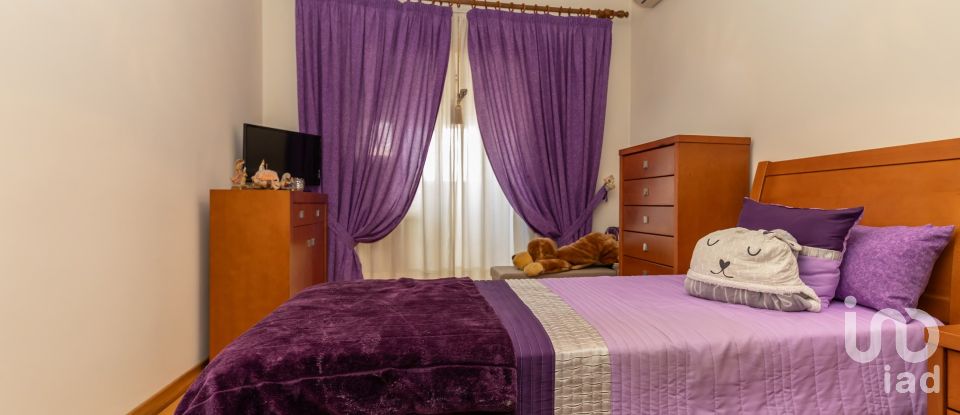 Apartment T3 in Almada, Cova da Piedade, Pragal e Cacilhas of 110 m²