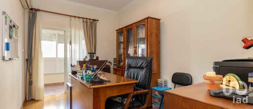 Apartment T3 in Almada, Cova da Piedade, Pragal e Cacilhas of 110 m²