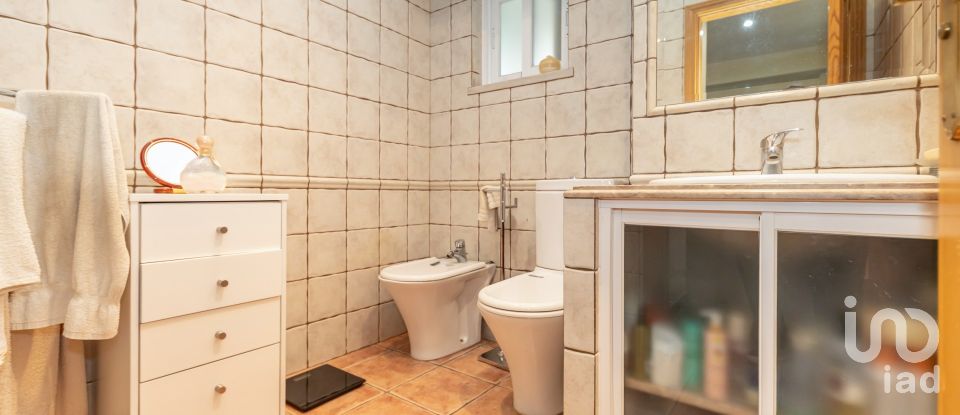 Apartment T3 in Almada, Cova da Piedade, Pragal e Cacilhas of 110 m²