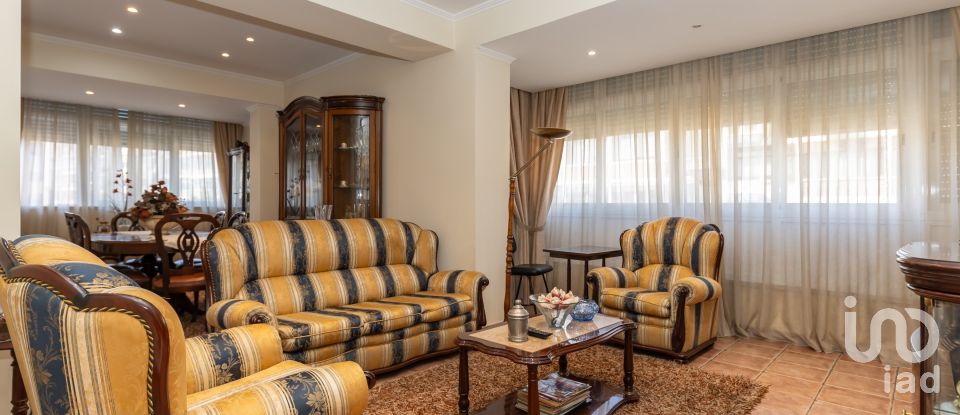Apartment T3 in Almada, Cova da Piedade, Pragal e Cacilhas of 110 m²