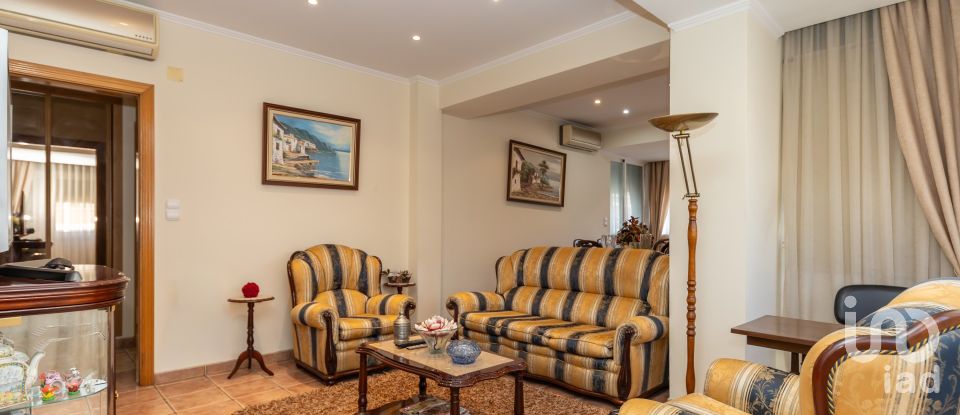 Apartment T3 in Almada, Cova da Piedade, Pragal e Cacilhas of 110 m²
