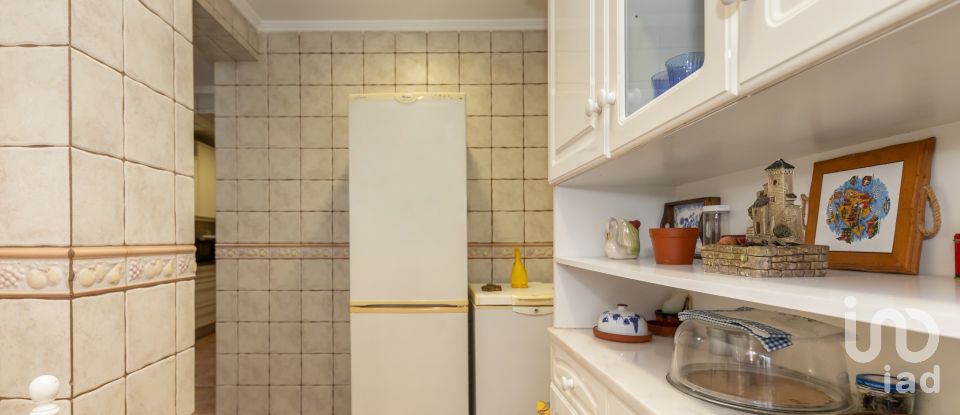 Apartment T3 in Almada, Cova da Piedade, Pragal e Cacilhas of 110 m²