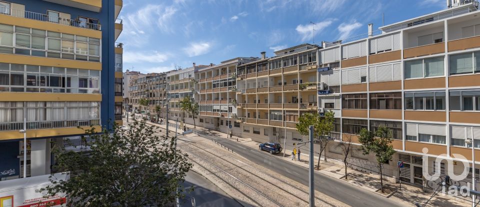Apartment T3 in Almada, Cova da Piedade, Pragal e Cacilhas of 110 m²
