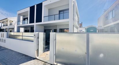House T4 in Fernão Ferro of 200 m²