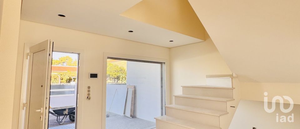 Maison T4 à Fernão Ferro de 200 m²