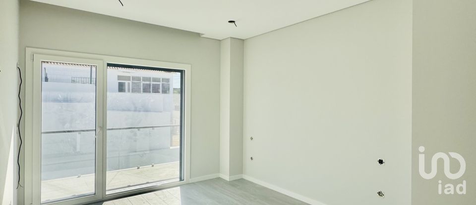 Maison T4 à Fernão Ferro de 200 m²