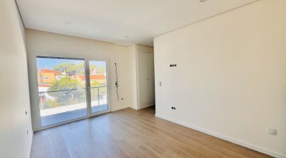 House T4 in Fernão Ferro of 200 m²