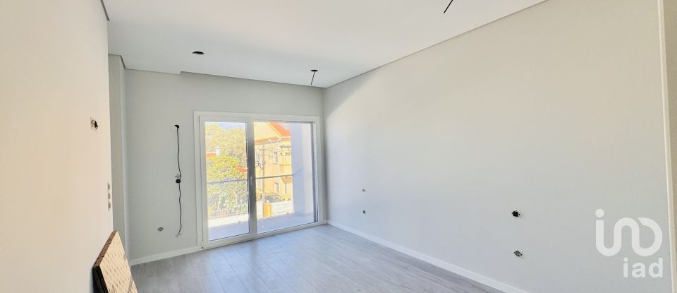 Maison T4 à Fernão Ferro de 200 m²