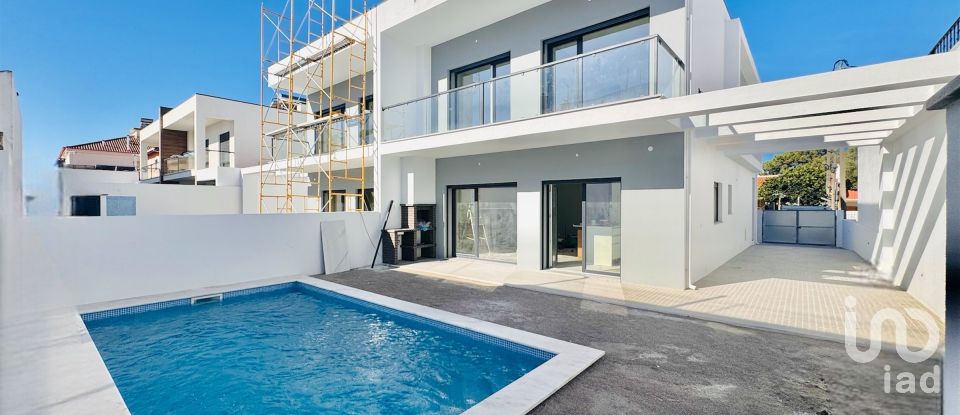 Maison T4 à Fernão Ferro de 200 m²