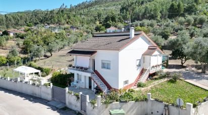 Maison traditionnelle T2 à São Miguel, Santa Eufémia e Rabaçal de 296 m²
