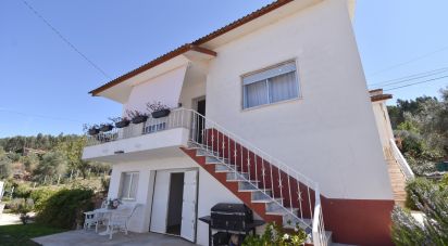 Maison traditionnelle T2 à São Miguel, Santa Eufémia e Rabaçal de 296 m²